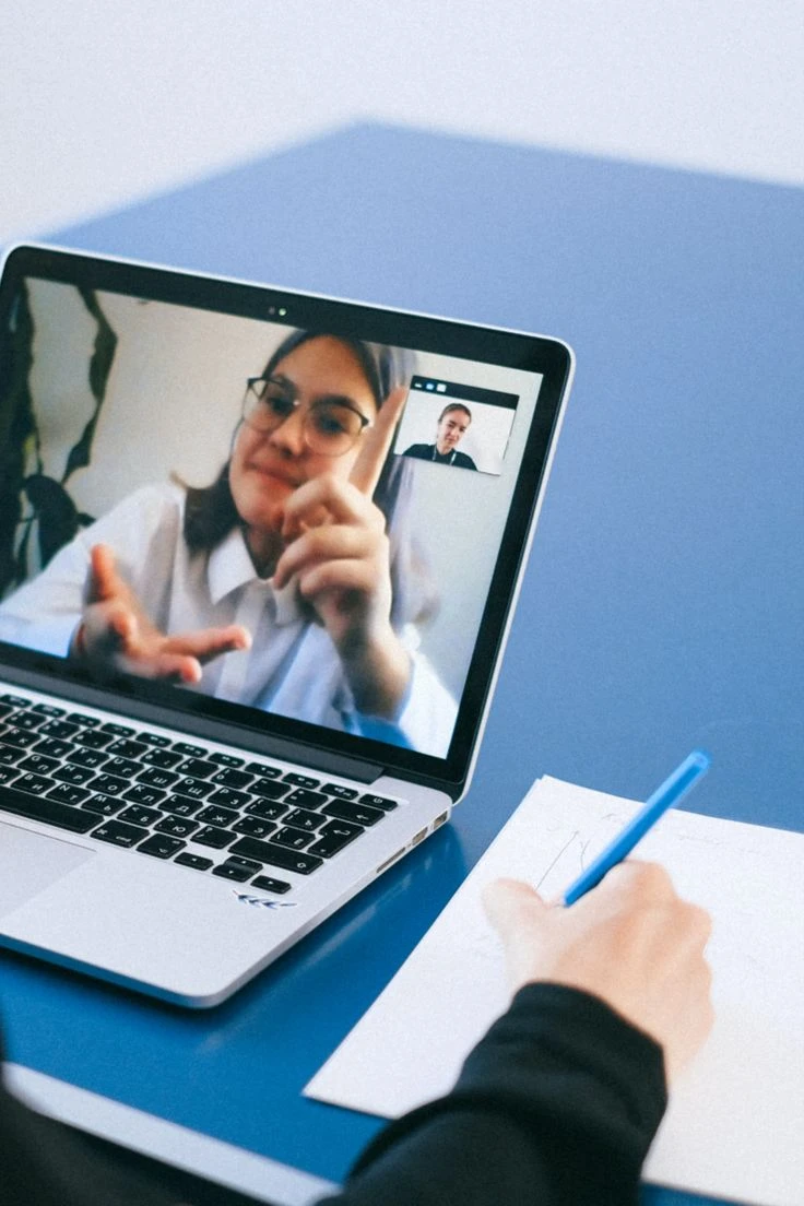 A realistic learning session focused on language training videos